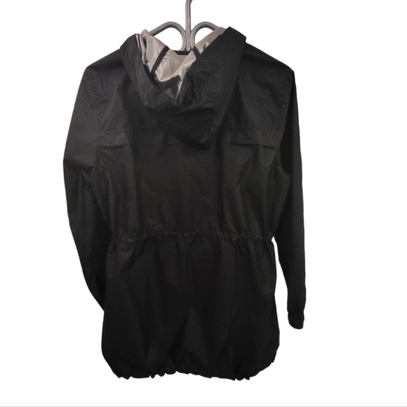 Lightweight hooded jacket - Picture 2 of 7